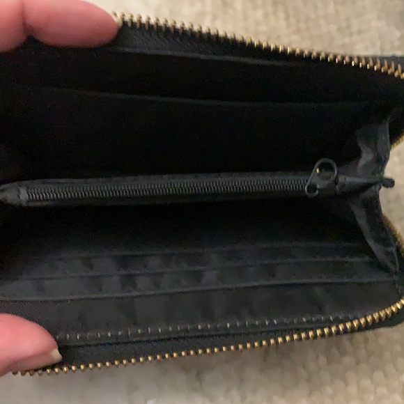 Gorgeous black coin and card croc wallet - Picture 5 of 7